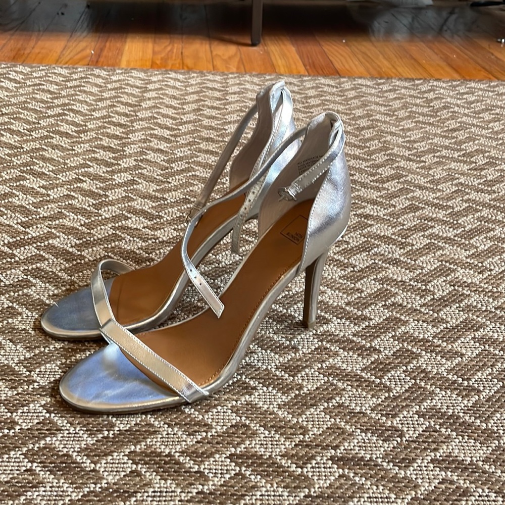 14th & Union Silver heels